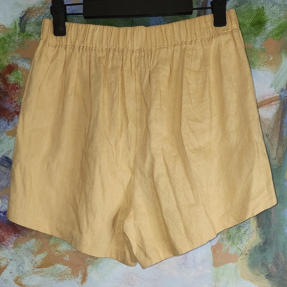 Monrow High Waist Yellow and Orange Shorts with Flared Hem - Picture 4 of 5